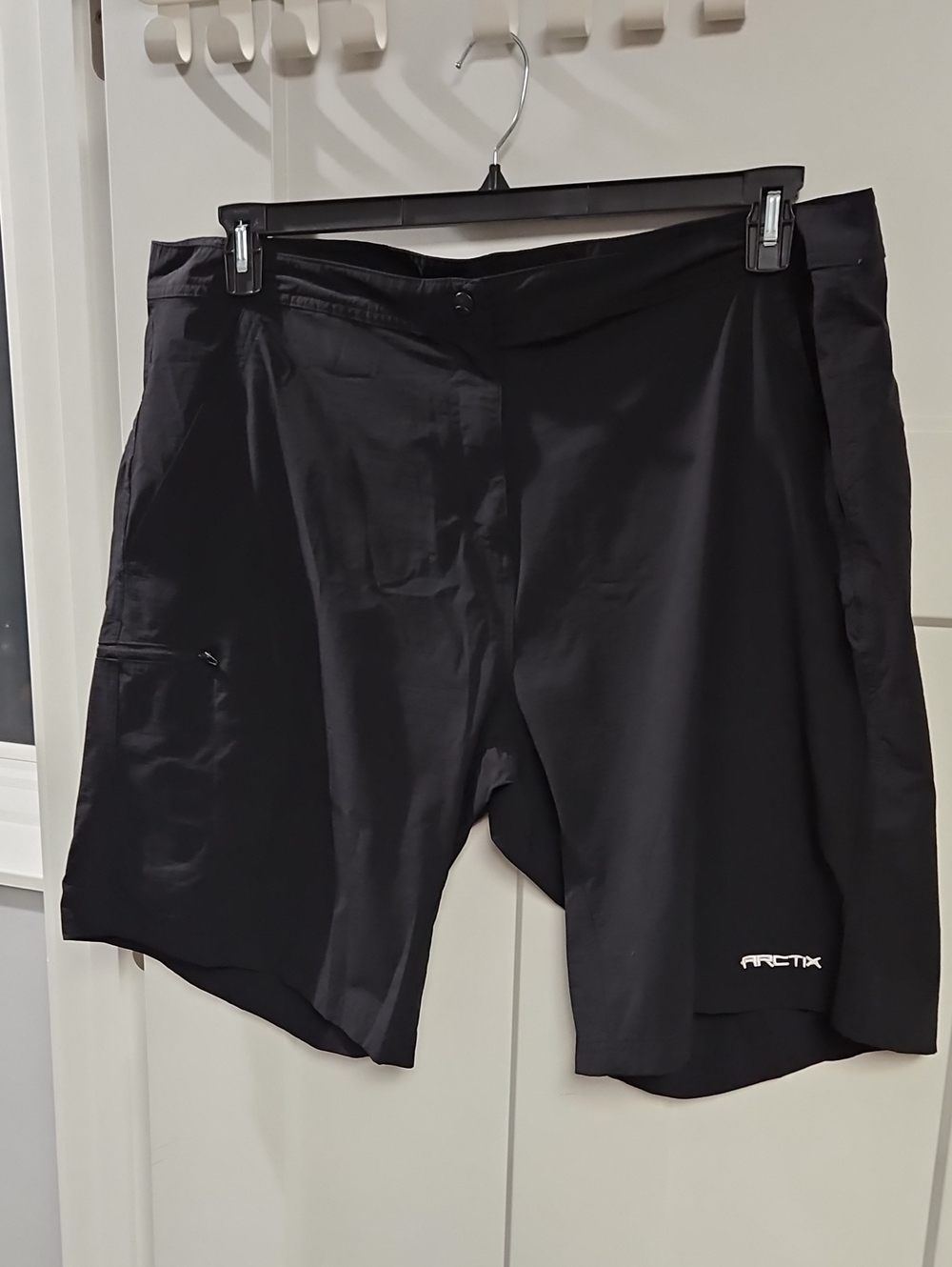 Arctix  Women's Black Performance Bermuda Shorts